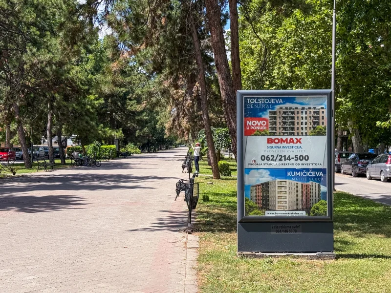 Radijalac šetalište, kod solitera — Strana B