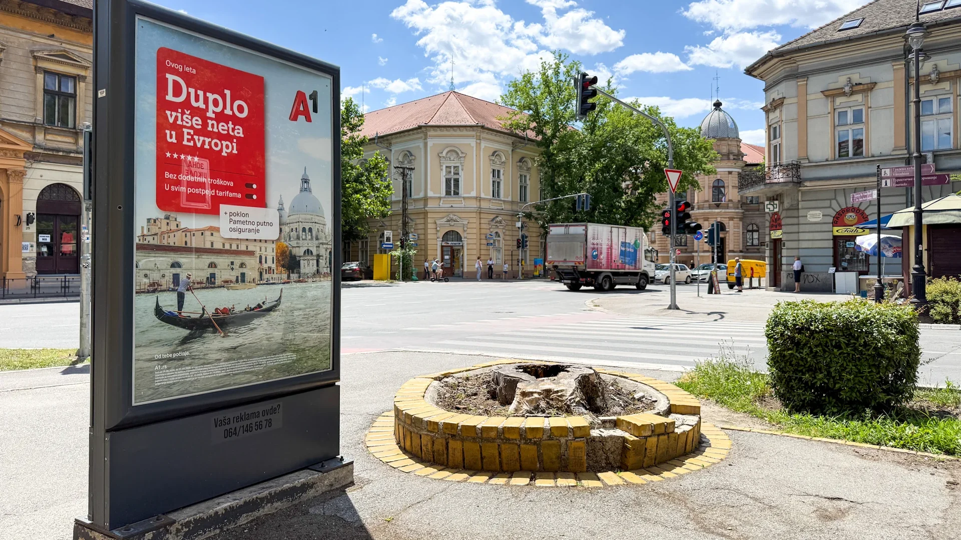 Štrosmajerova (glavni gradski put) — reklamni pano Subotica — Strana B