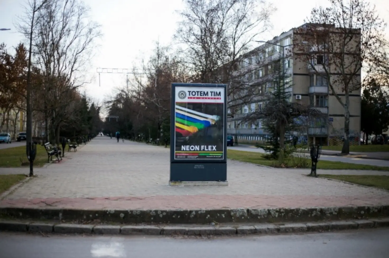 Radijalac, kraj šetališta, kod Hale sportova — Strana B