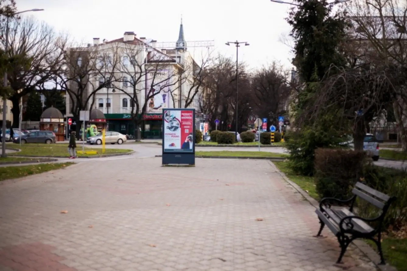 Radijalac, početak šetališta — Strana B
