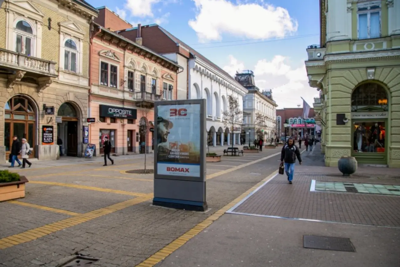 Trg Zorana Đinđića — Strana B