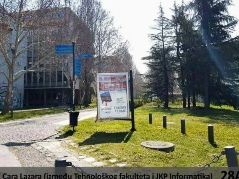 Bul. Cara Lazara, između Tehnološkog fakulteta i JKP Informatika
