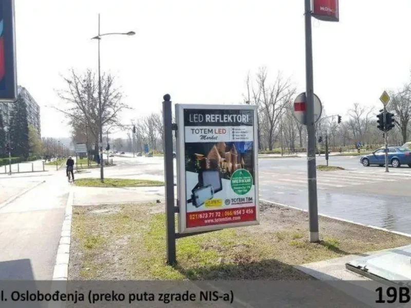 Bulevar Oslobođenja, preko puta zgrade NIS-a — Strana B