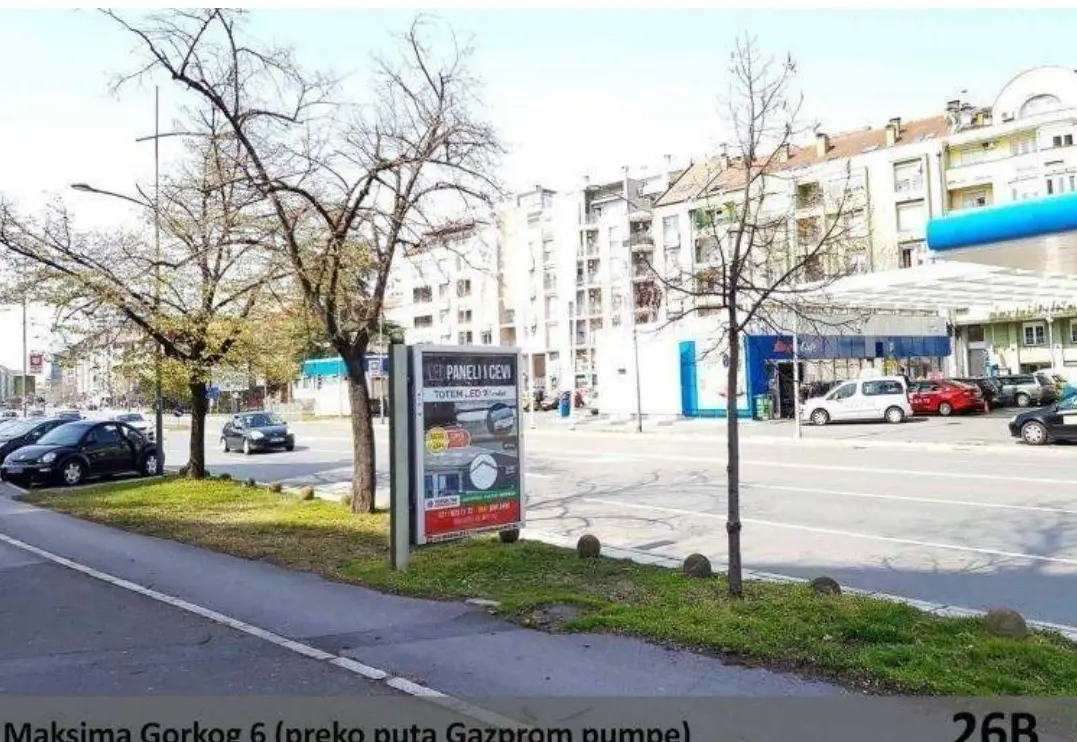 Maksima Gorkog, preko puta Gazprom pumpe — Strana B
