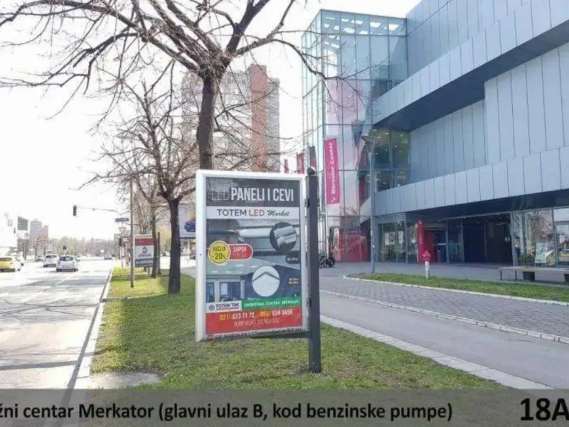 TC Merkator, glavni ulaz B, kod benzinske pumpe